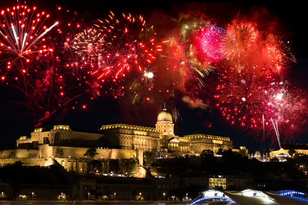 Lais Puzzle - Feuerwerk über Burgberg und Parlament, Budapest - 2.000 Teile p-320898