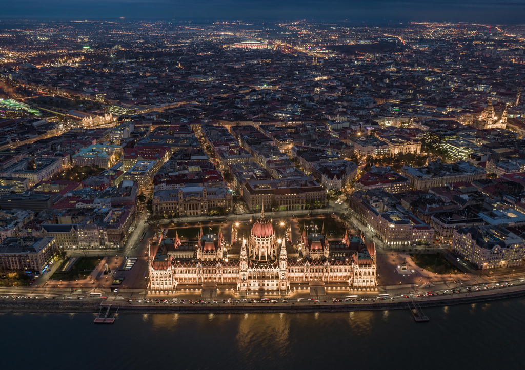 Lais Puzzle - Budapest, Ungarn - Luftaufnahme der Skyline von Budapest bei Nacht - 1.000 Teile p-320975