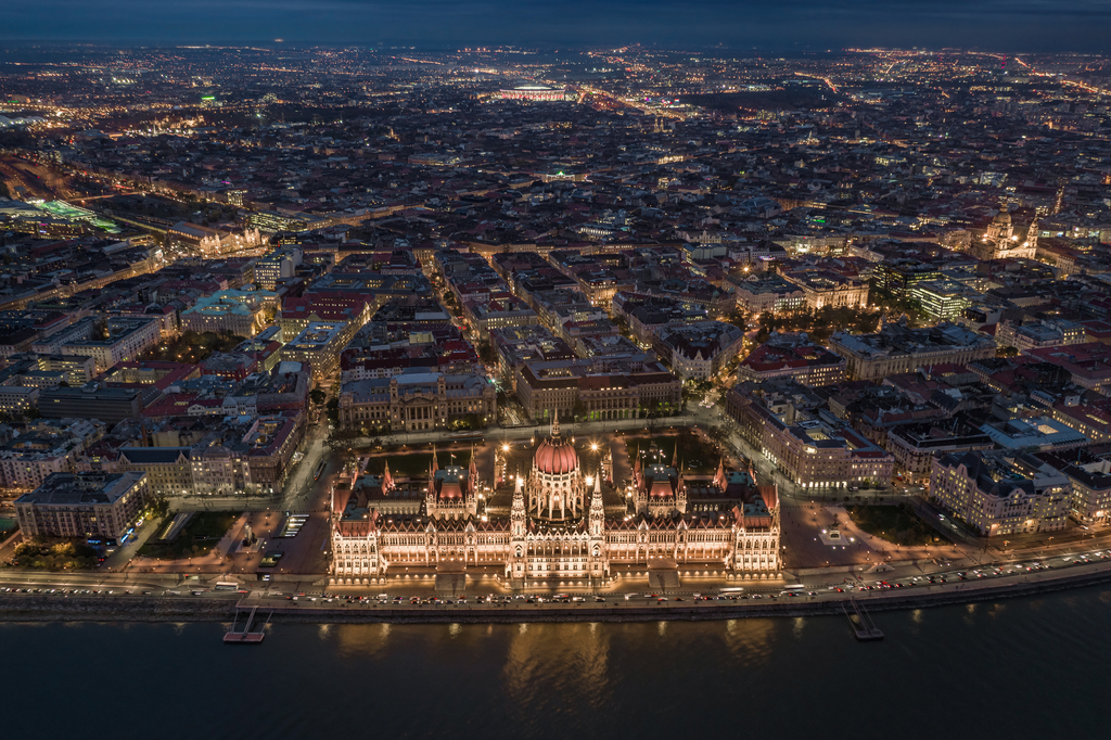 Lais Puzzle - Budapest, Ungarn - Luftaufnahme der Skyline von Budapest bei Nacht - 2.000 Teile p-320976
