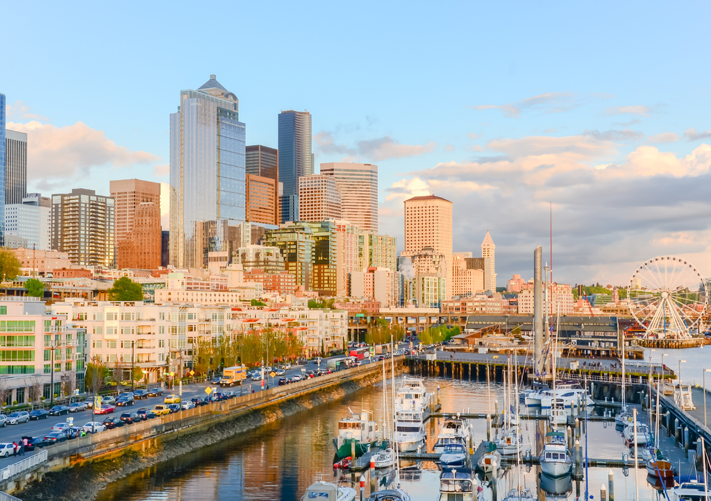 Lais Puzzle - Schöner Blick auf das Hafenviertel und die Skyline von Seattle bei Sonnenuntergang - 1.000 Teile p-321275