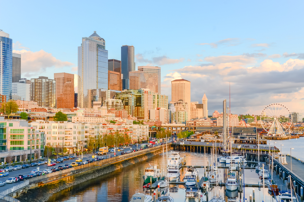Lais Puzzle - Schöner Blick auf das Hafenviertel und die Skyline von Seattle bei Sonnenuntergang - 2.000 Teile p-321276