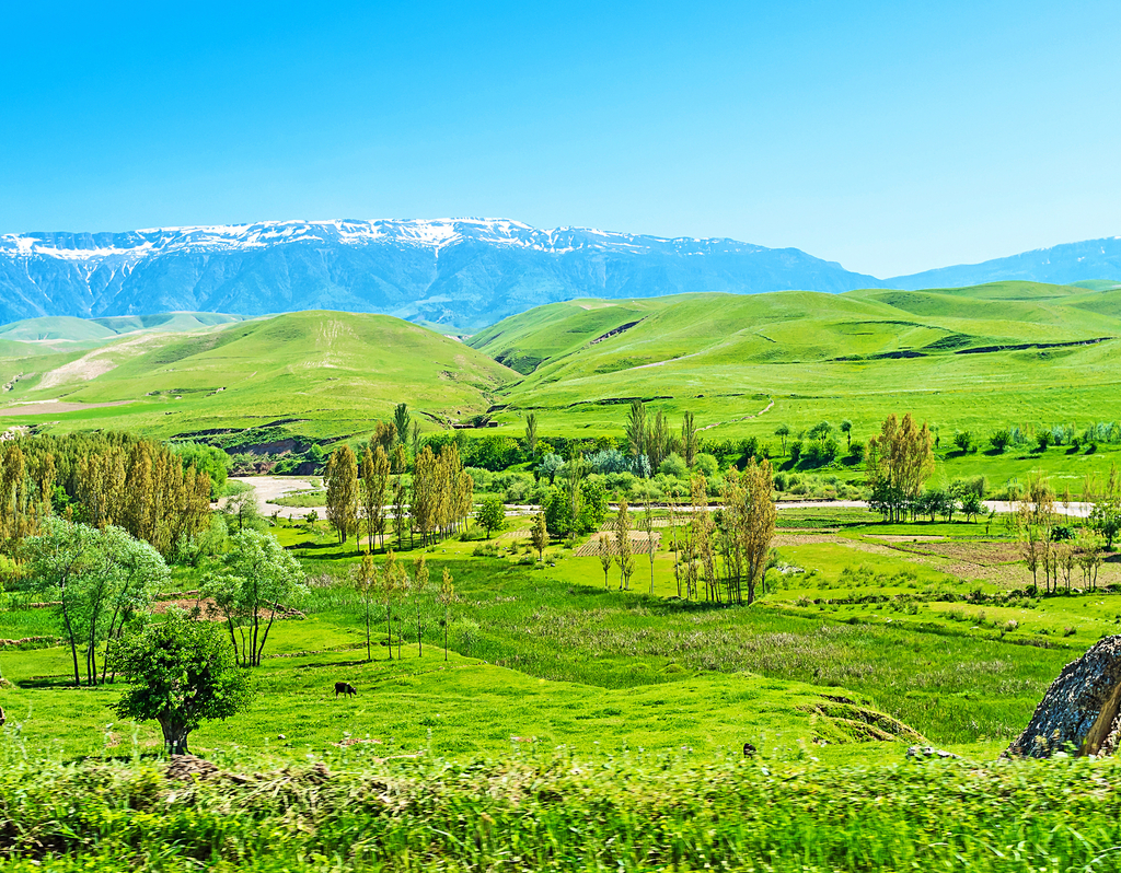 Lais Puzzle - Das grüne Vorgebirge im Pamir-Alay-Gebirge, Usbekistan - 40, 100, 200, 500, 1.000 & 2.000 Teile p-322885
