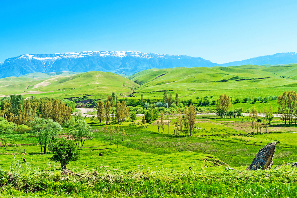 Lais Puzzle - Das grüne Vorgebirge im Pamir-Alay-Gebirge, Usbekistan - 2.000 Teile p-322890