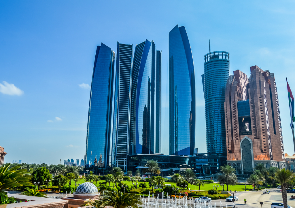 Lais Puzzle - Etihad-Türme, eine Reihe von fünf hohen Gebäuden und ein Hotel in Abu Dhabi Corniche, Vereinigte Arabische Emirate - 1.000 Teile p-323255