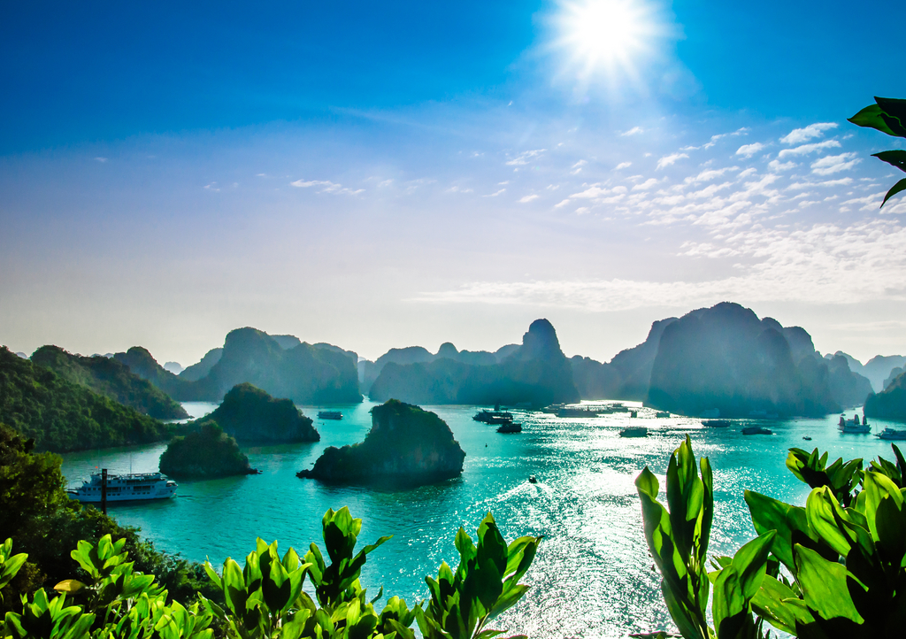 Lais Puzzle - Blick auf die Karstlandschaft an der Halong-Bucht in Vietnam - 1.000 Teile p-323555