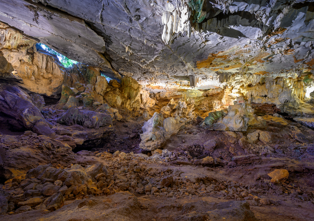 Lais Puzzle - Trinh Nu Höhle oder Jungfrauenhöhle in der Halong-Bucht, Vietnam - 1.000 Teile p-323879