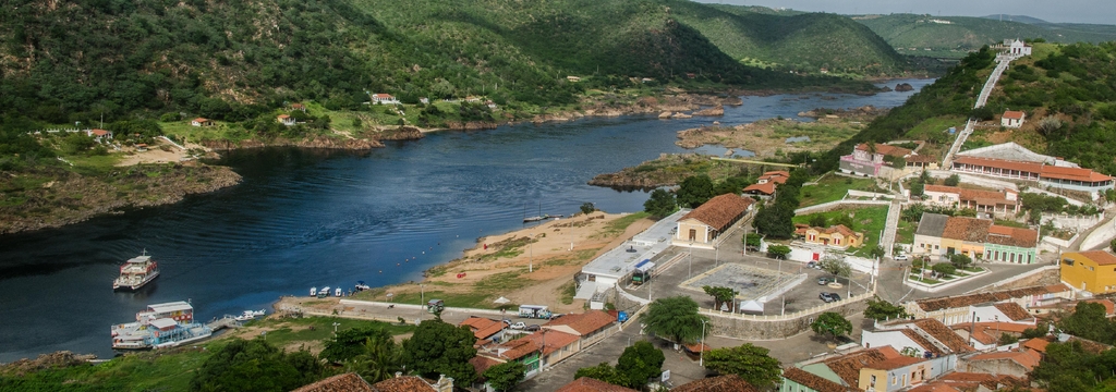 Lais Puzzle - Landschaften der Stadt Piranhas, wo der San Francisco River fließt. Piranhas, Alagoas, Brasilien, Panorama - 1.000 Teile p-324707