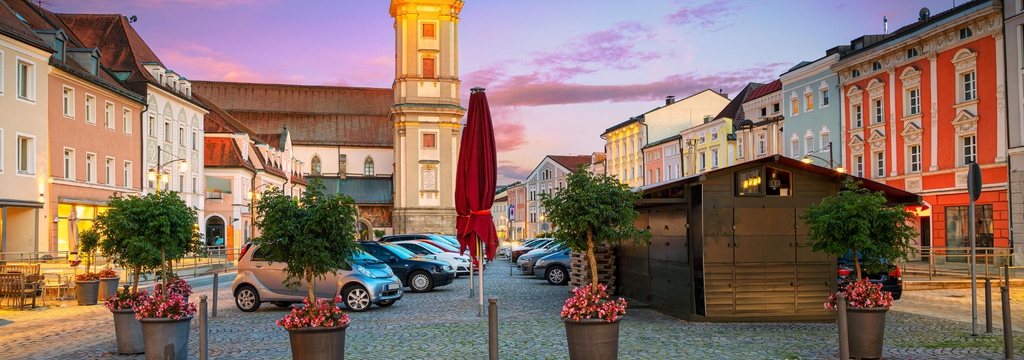 Lais Puzzle - Deggendorf, Germany. Cityscape image of Deggendorf, Germany during sunset, Panorama - 1.000 Teile p-324724