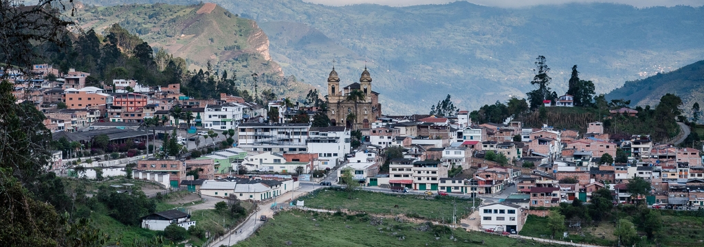 Lais Puzzle - Machetá Cundinamarca Kolumbien, Dorf inmitten der kolumbianischen Bergkette, Panorama - 1.000 Teile p-324940