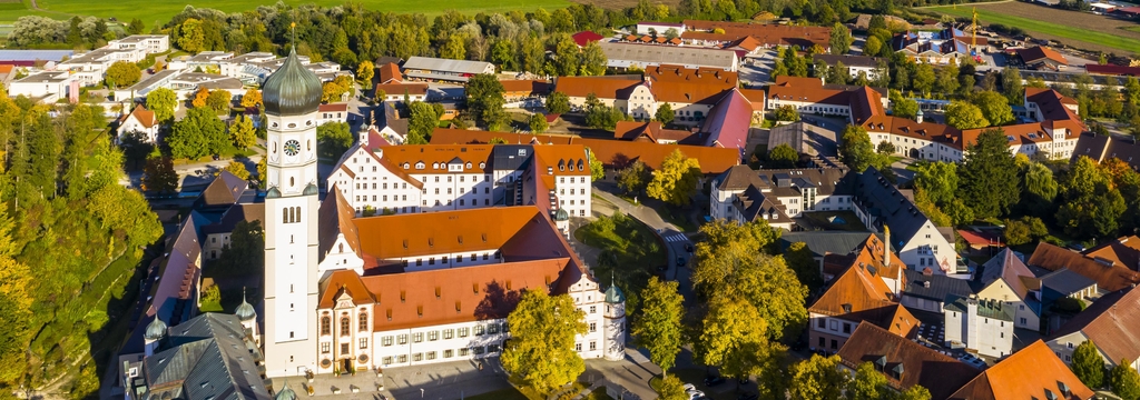 Lais Puzzle - Luftbild, Klosterkirche und Kloster Ursberg der Franziskaner St. Josefskongregation, Ursberg, Bayern, Deutschland, Panorama - 1.000 Teile p-324947