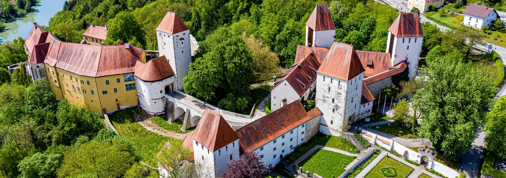 Lais Puzzle - Neuburg am Inn Luftbilder | Hochwertige Drohnenaufnahmen von Neuburg am Inn | Neuburg am Inn, Panorama - 1.000 Teile p-325064