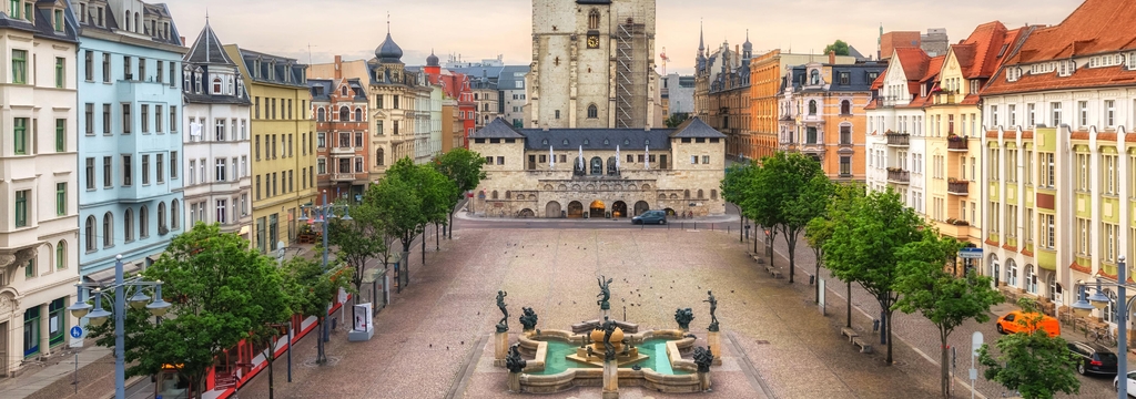 Lais Puzzle - Blick auf den Hallmarkt und die Marktkirche, Sachsen-Anhalt, Deutschland, Panorama - 1.000 Teile p-325127