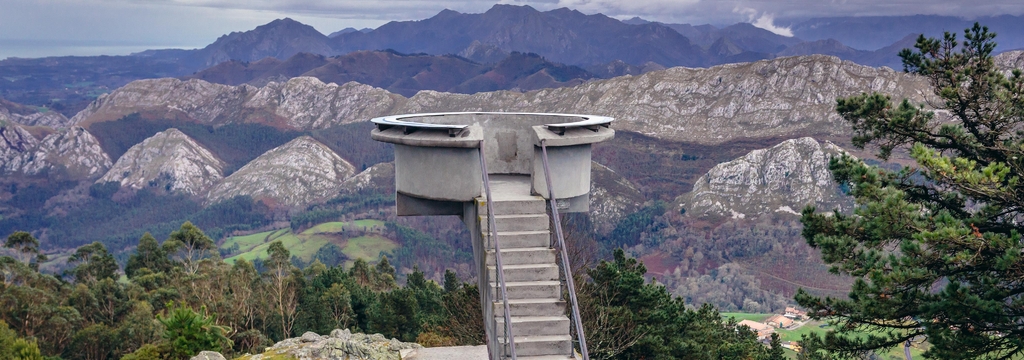 Lais Puzzle - Fito Aussichtspunkt in den Bergen der Sierra del Sueve, Teil der Kantabrischen Berge, Kantabrien, Spanien, Panorama - 1.000 Teile p-325607