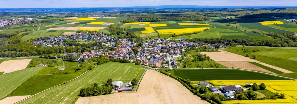 Lais Puzzle - Blick auf Landwirtschaft mit Getreidefeldern und Rapsanbau, Usingen, Schwalbach, Hochtaunuskreis, Hessen, Deutschland, Panorama - 1.000 Teile p-325666