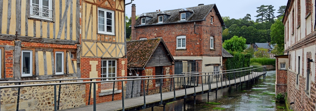 Lais Puzzle - romantisches Bernay in der Normandie, Frankreich, Panorama - 1.000 Teile p-325774