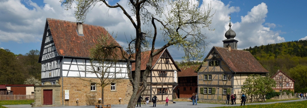 Lais Puzzle - dorfidylle im freilandmuseum fladungen, Panorama - 1.000 Teile p-325885