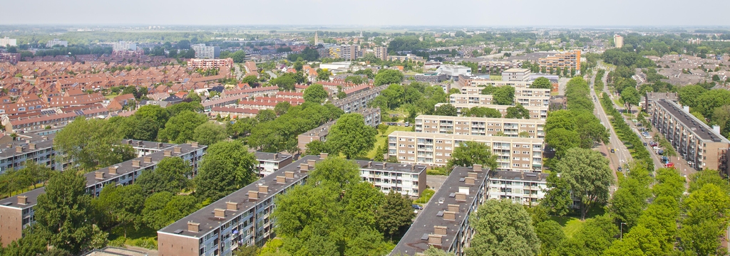 Lais Puzzle - Blick über die niederländische Stadt Beverwijk, Niederlande, Panorama - 1.000 Teile p-326927