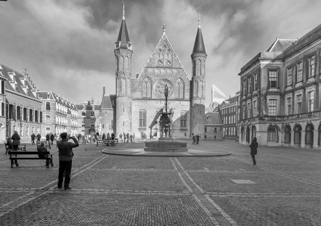 Lais Puzzle - Binnenhof Den Haag, Provinz Zuid-Holland, Niederlande in schwarz weiß - 1.000 Teile p-327477