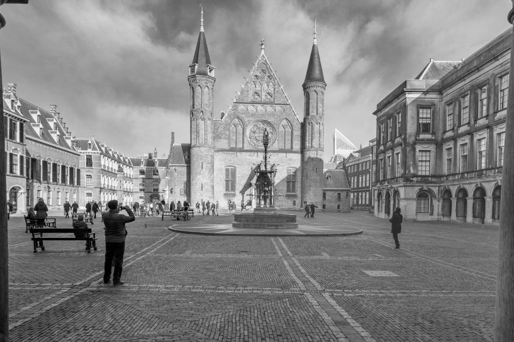 Lais Puzzle - Binnenhof Den Haag, Provinz Zuid-Holland, Niederlande in schwarz weiß - 2.000 Teile p-327478