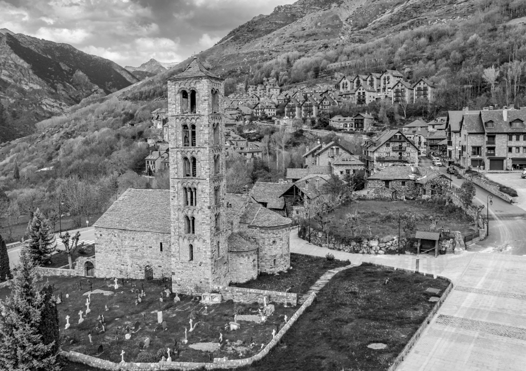 Lais Puzzle - Römische Kirche von Sant Climent de Taull (Katalonien - Spanien) in schwarz weiß - 1.000 Teile p-327675