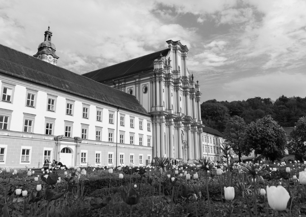 Lais Puzzle - Klosteranlage in Fürstenfeldbruck in schwarz weiß - 500, 1.000 & 2.000 Teile p-327734