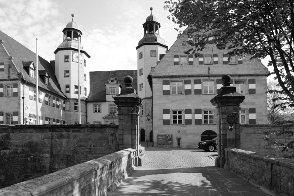 Lais Puzzle - Schloss Hersbruck in schwarz weiß - 2.000 Teile p-327853