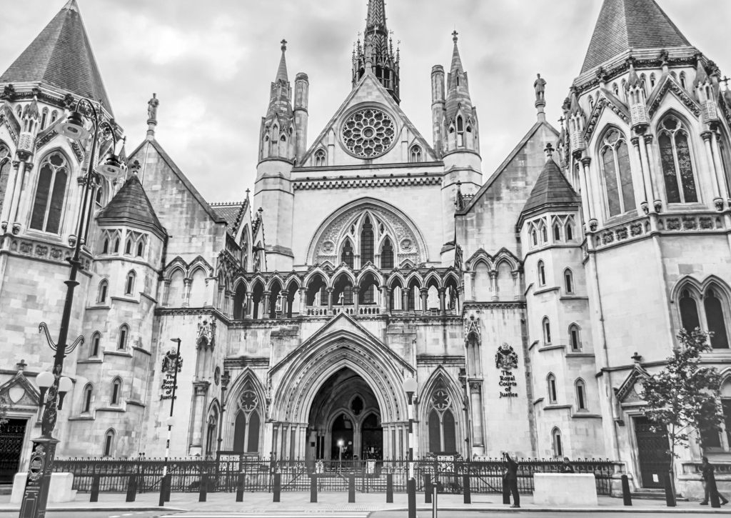 Lais Puzzle - Die königlichen Gerichtshöfe in London, UK in schwarz weiß - 500, 1.000 & 2.000 Teile p-328421