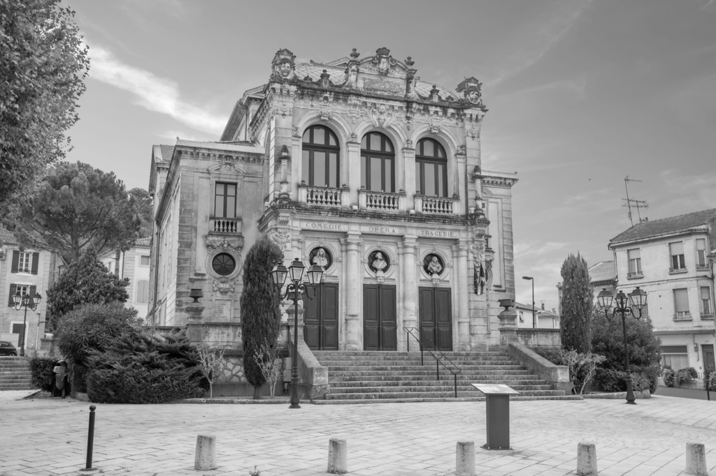 Lais Puzzle - Stadttheater von Orange. Frankreich, Vaucluse, Südfrankreich in schwarz weiß - 2.000 Teile p-328561