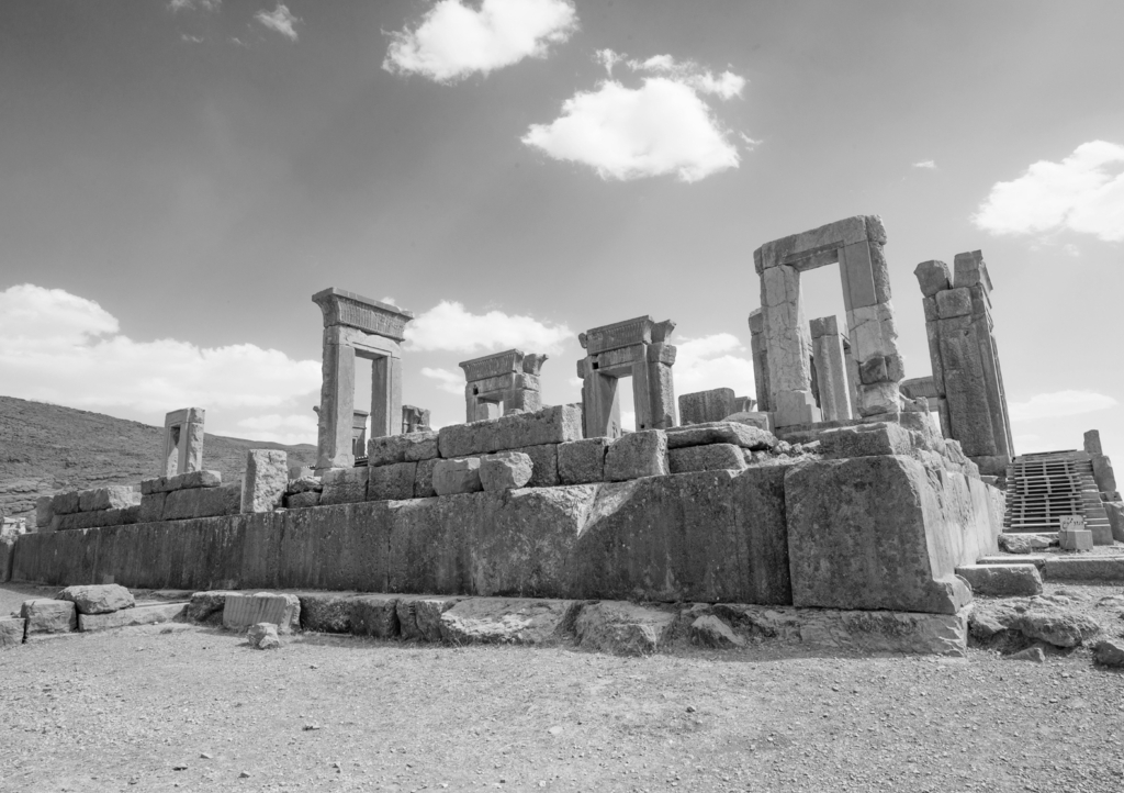 Lais Puzzle - Ruinen der antiken Stadt Persepolis oder Takht-e-Jamshid, Hauptstadt des Persischen Reiches der Achämeniden in Shiraz, Iran in schwarz weiß - 1.000 Teile p-328641