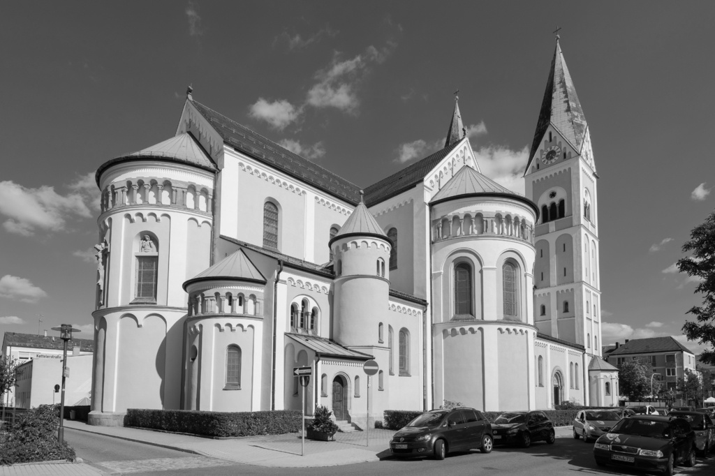 Lais Puzzle - Josefskirche in Weiden in schwarz weiß - 2.000 Teile p-328966