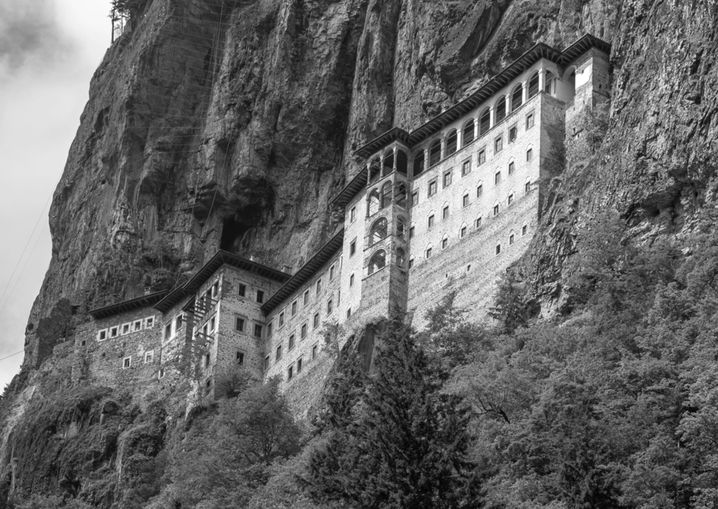 Lais Puzzle - Sumela-Kloster in Trabzon, Türkei in schwarz weiß - 500, 1.000 & 2.000 Teile p-329126