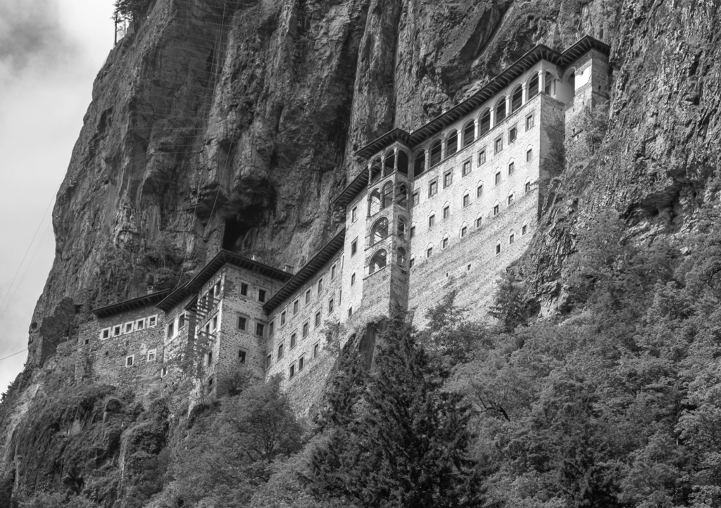 Lais Puzzle - Sumela-Kloster in Trabzon, Türkei in schwarz weiß - 1.000 Teile p-329127