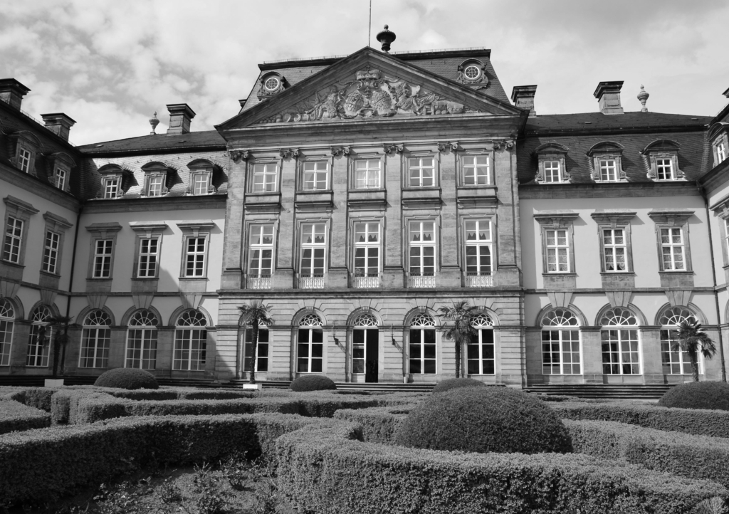 Lais Puzzle - Residenzschloss Bad Arolsen in schwarz weiß - 1.000 Teile p-329424