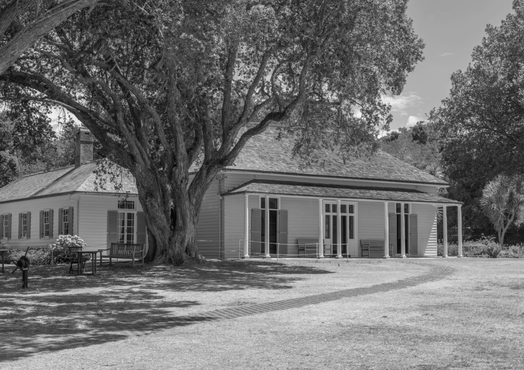 Lais Puzzle - Vertragshaus im Waitangi-Vertragsgebiet in Neuseeland in schwarz weiß - 500, 1.000 & 2.000 Teile p-329834