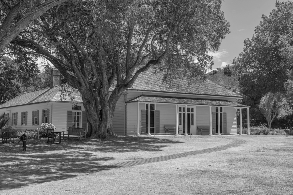 Lais Puzzle - Vertragshaus im Waitangi-Vertragsgebiet in Neuseeland in schwarz weiß - 2.000 Teile p-329836