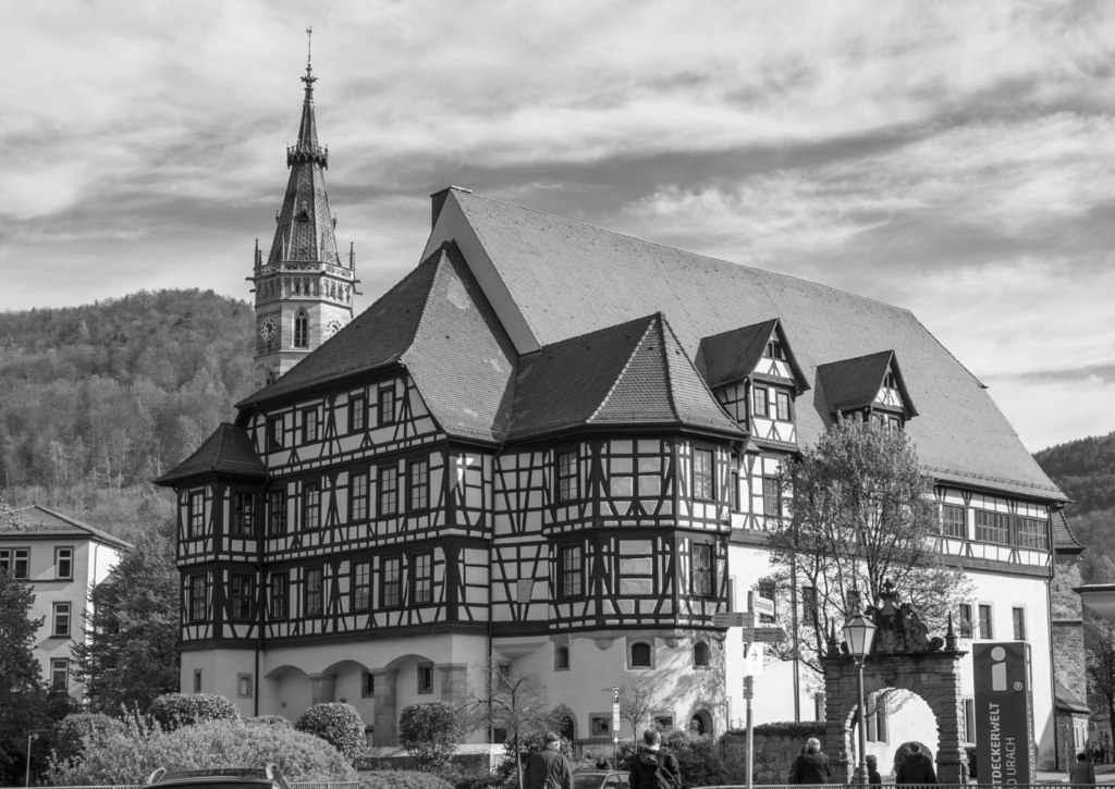 Lais Puzzle - Residenzschloss Bad Urach in schwarz weiß - 500, 1.000 & 2.000 Teile p-330068