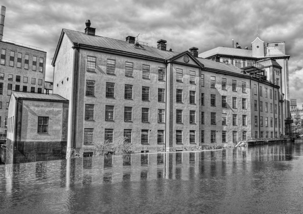 Lais Puzzle - Industriegebäude in Norrköping, Schweden in schwarz weiß - 500, 1.000 & 2.000 Teile p-330083