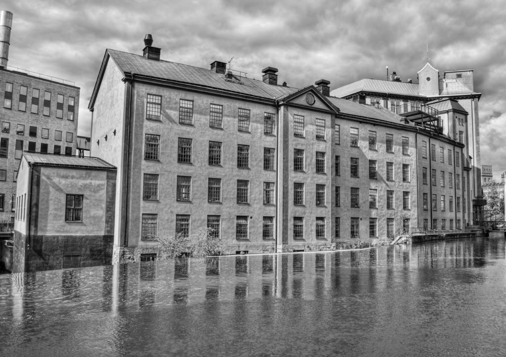 Lais Puzzle - Industriegebäude in Norrköping, Schweden in schwarz weiß - 1.000 Teile p-330084