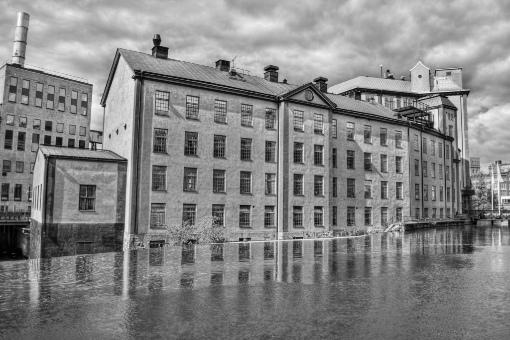 Lais Puzzle - Industriegebäude in Norrköping, Schweden in schwarz weiß - 2.000 Teile p-330085