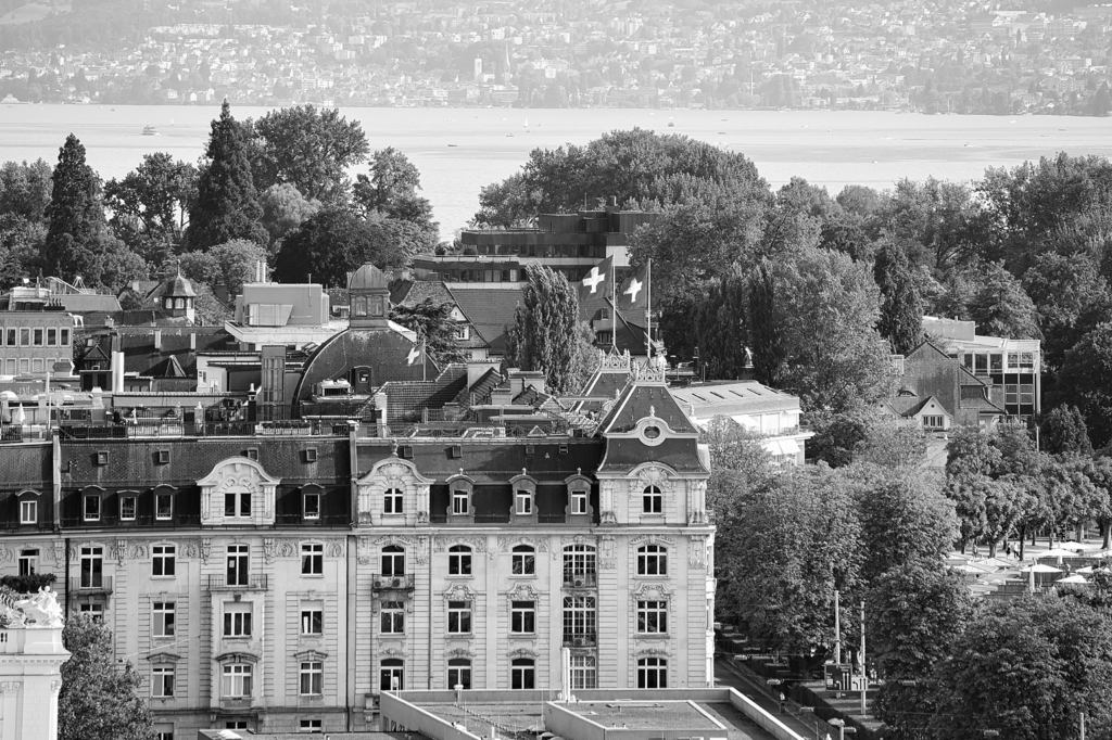 Lais Puzzle - Dächer im Stadtzentrum von Zürich Europa in schwarz weiß - 2.000 Teile p-330808