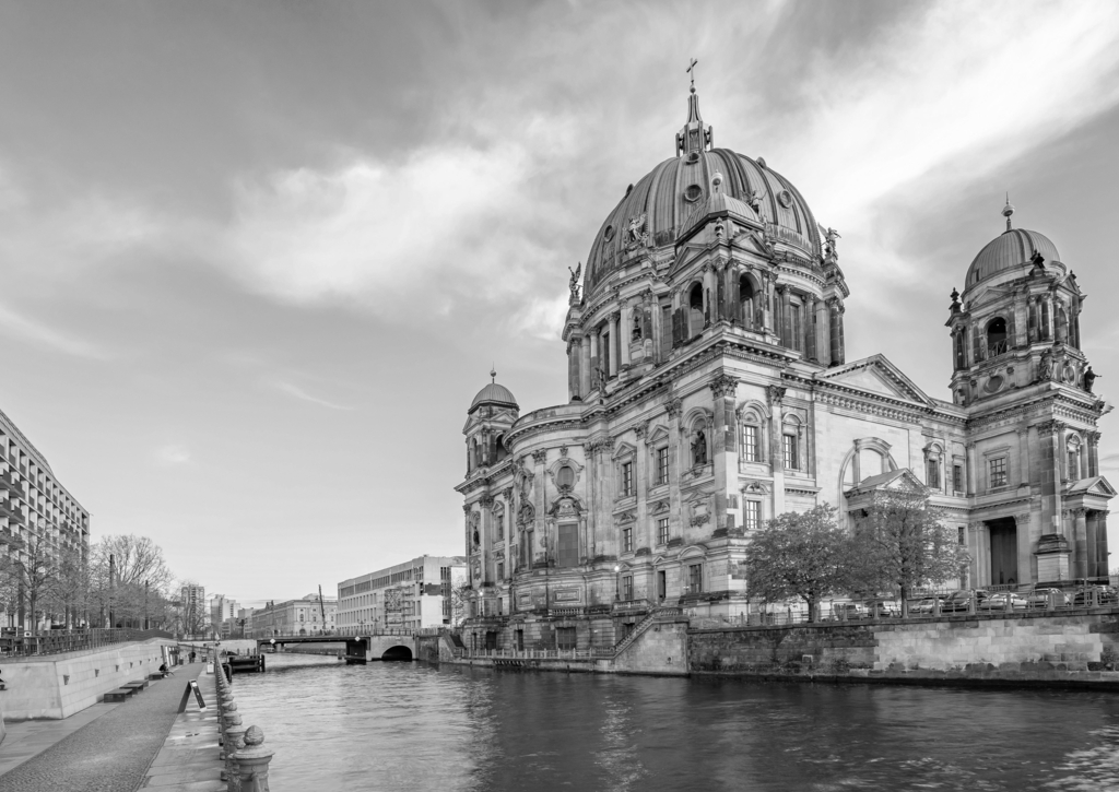 Lais Puzzle - Berliner Dom in Berlin, Deutschland auf der Museumsinsel im Stadtbezirk Mitte in schwarz weiß - 500, 1.000 & 2.000 Teile p-330986