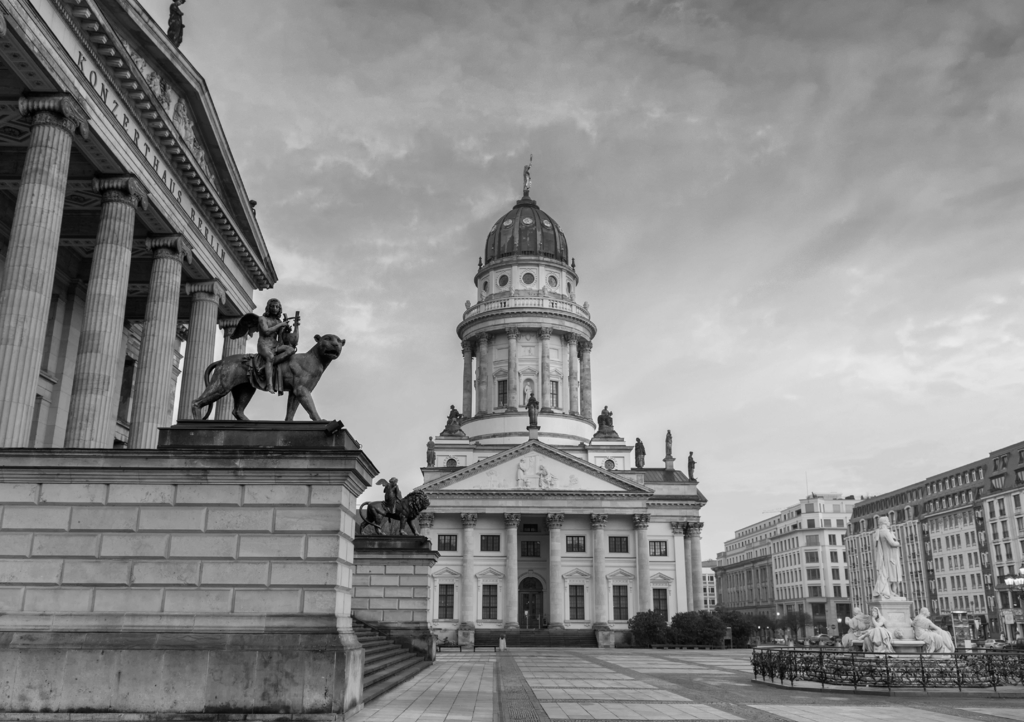 Lais Puzzle - Berlin Sonnenaufgang Gendarmenmarkt in schwarz weiß - 1.000 Teile p-331620