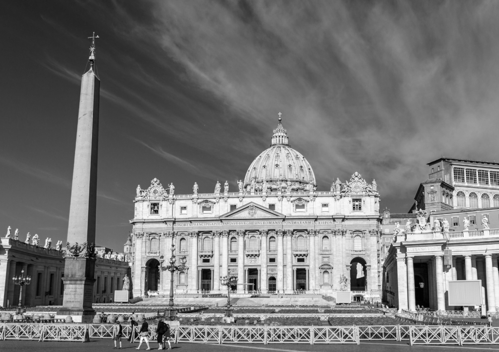 Lais Puzzle - Die päpstliche Basilika von St. Peter im Vatikan in schwarz weiß - 1.000 Teile p-331647