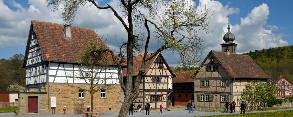 Lais Puzzle - dorfidylle im freilandmuseum fladungen, Panorama - 2.000 Teile p-332854