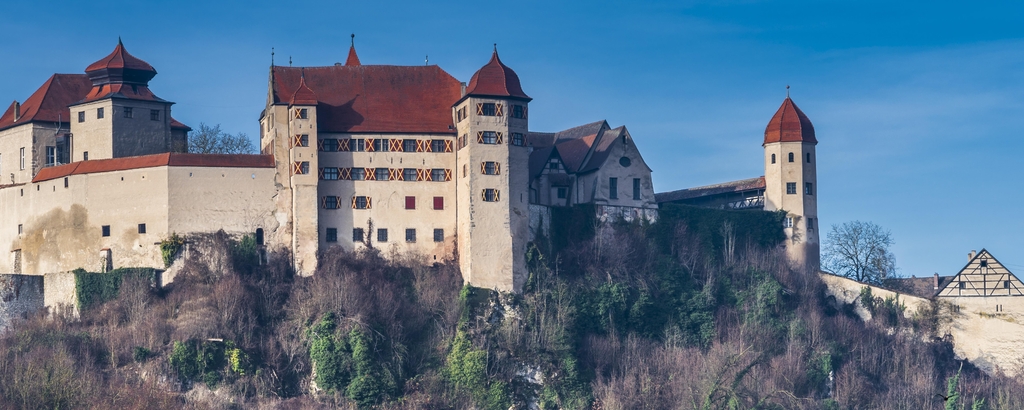 Lais Puzzle - Burg Harburg im bayerischen Schwaben in der Stadt Harburg, Panorama - 2.000 Teile p-333959