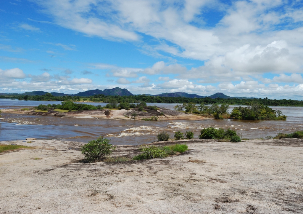 Lais Puzzle - Rio Orinoco, Puerto Ayacucho, Estado Amazonas Sur de Venezuela - 1.000 Teile p-342643