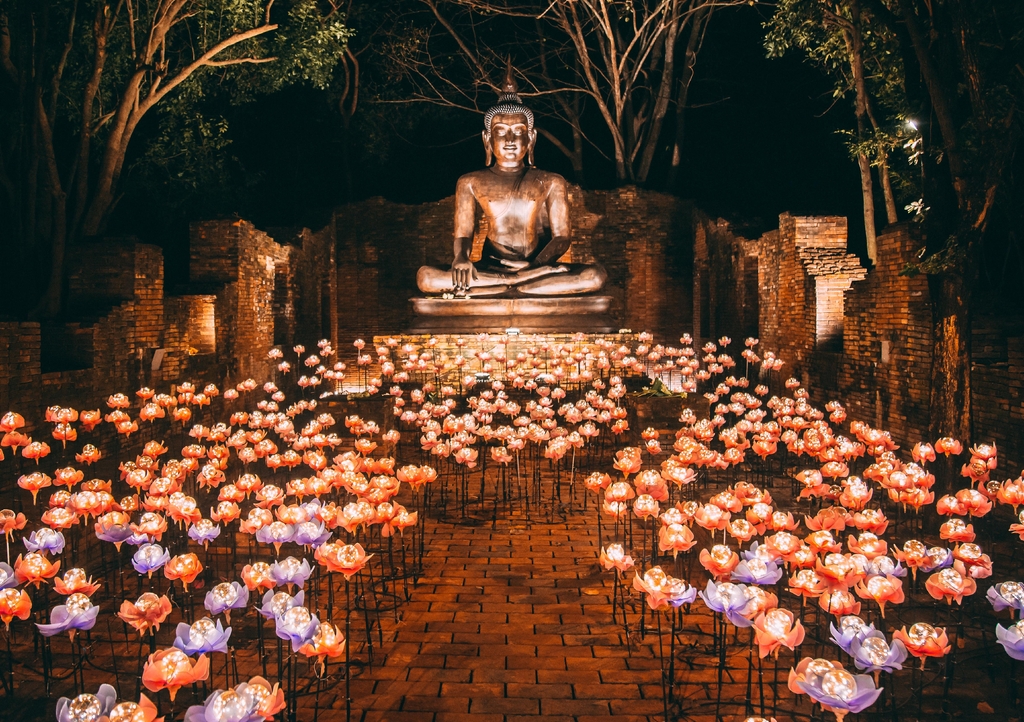Lais Puzzle - Buddhistische Tradition Lichtfest in Ratchaburi, Nasatta, Thailand - 1.000 Teile p-342975