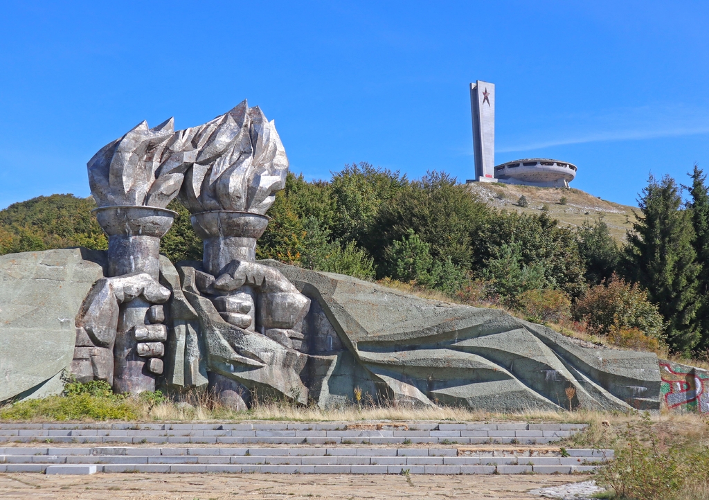 Lais Puzzle - Sozialistisches Busludscha-Denkmal in Bulgarien - 1.000 Teile p-343237