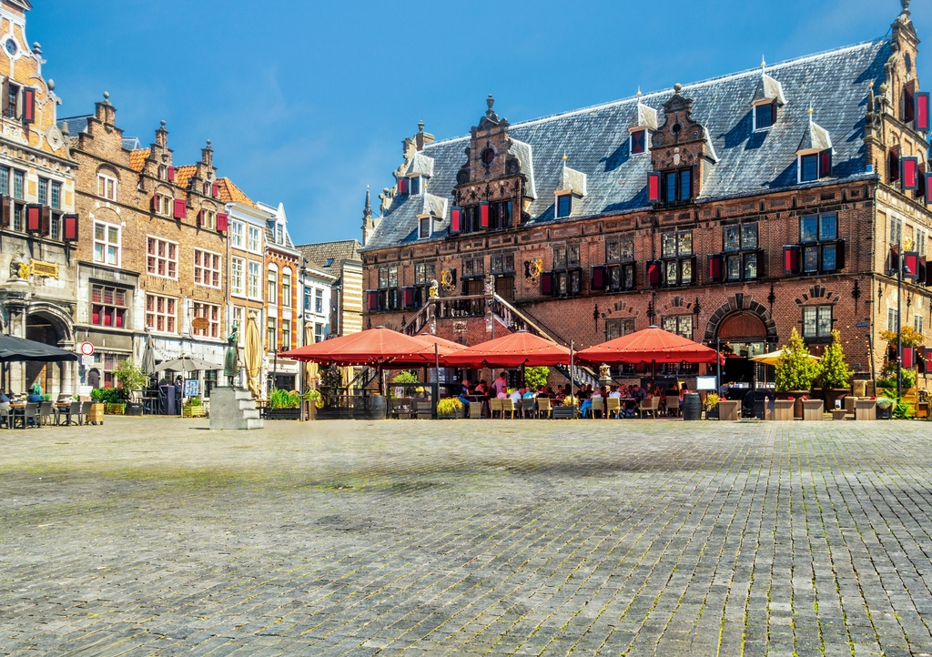 Lais Puzzle - Ehemalige Stadtwaage am Großen Markt in Nijmegen - 1.000 Teile p-343701
