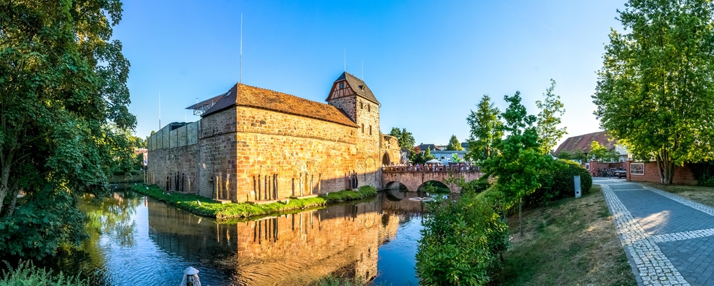 Lais Puzzle - Burgruine, Bad Vilbel - 2.000 Teile p-343844